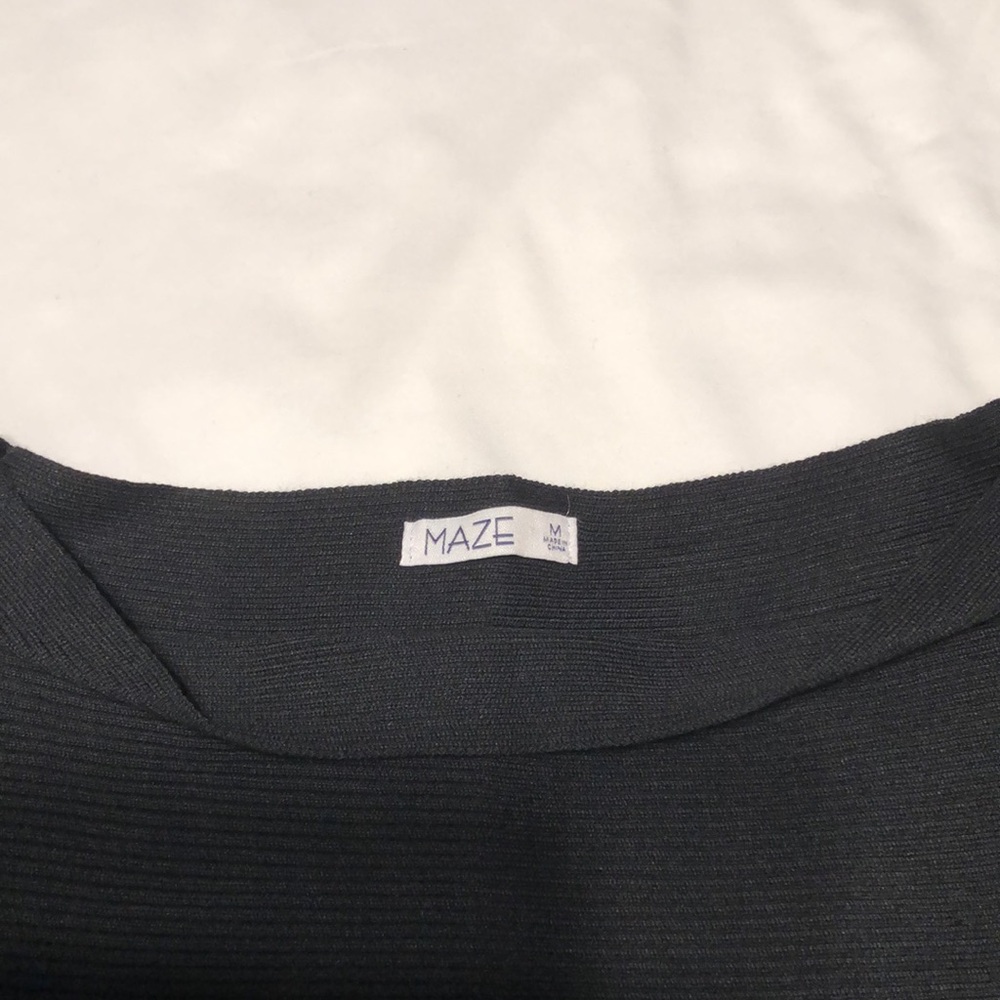 Womenswear Sweater View 4